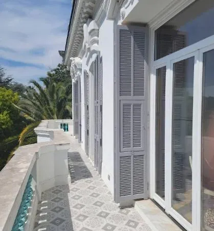 Adelaida Villa *